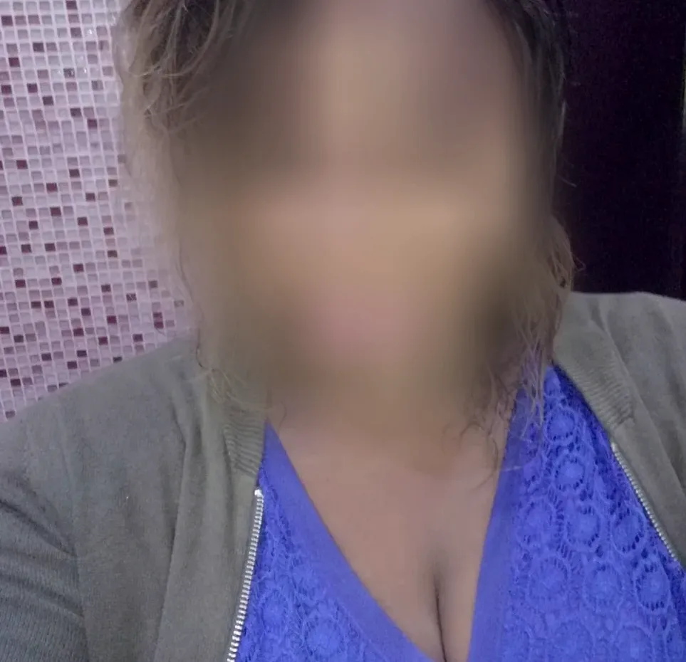 Anastasia, 27