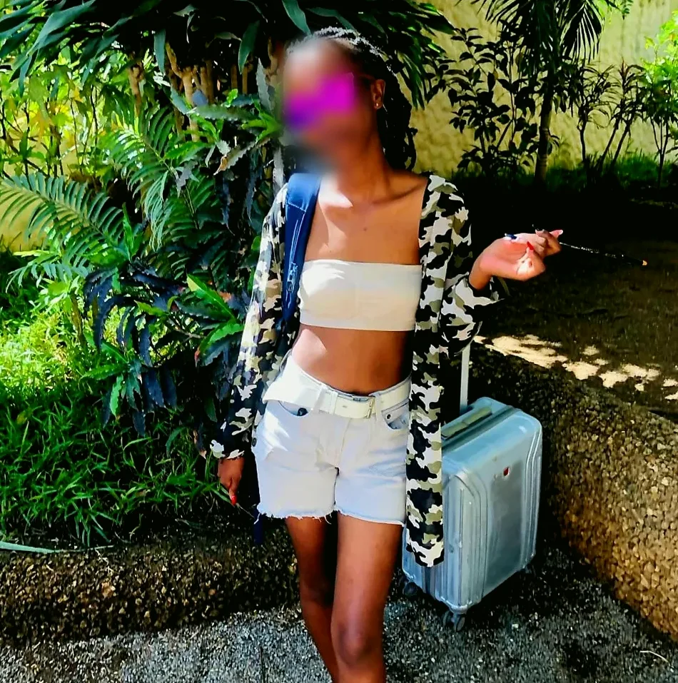 Elina, 21