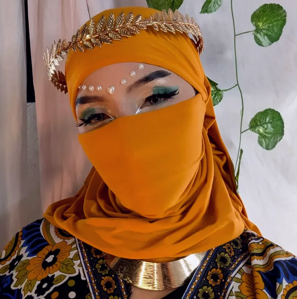Jenna, 28