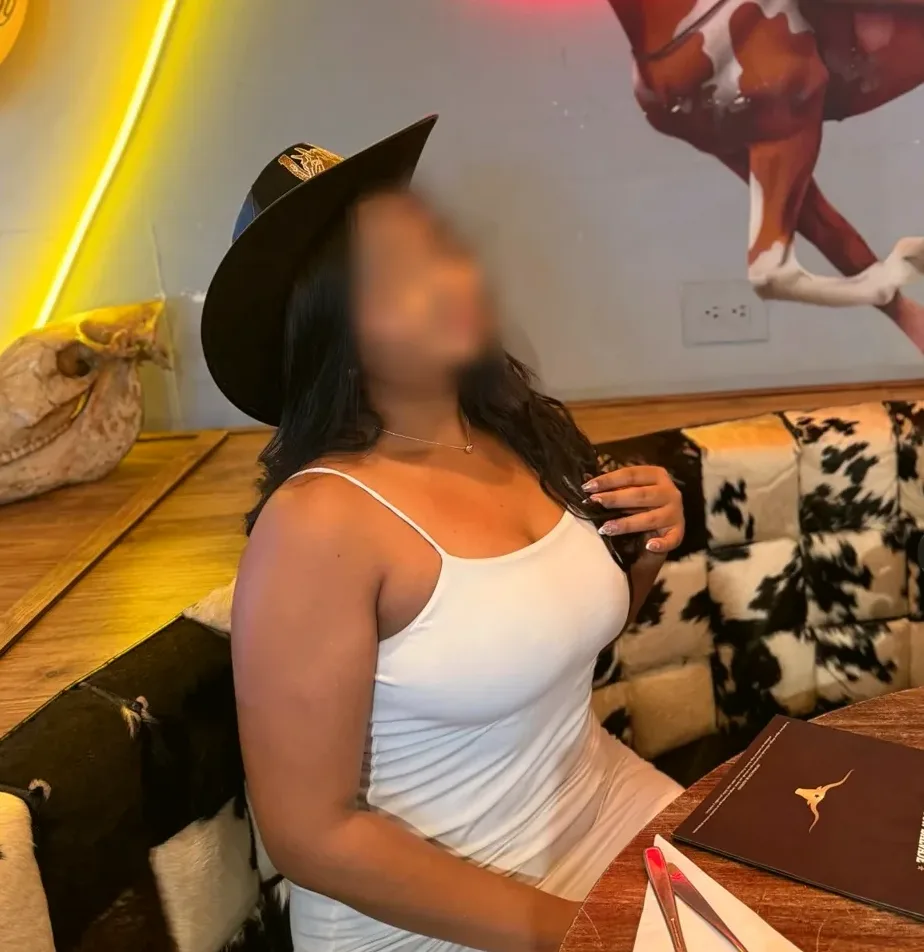 Jenna, 22