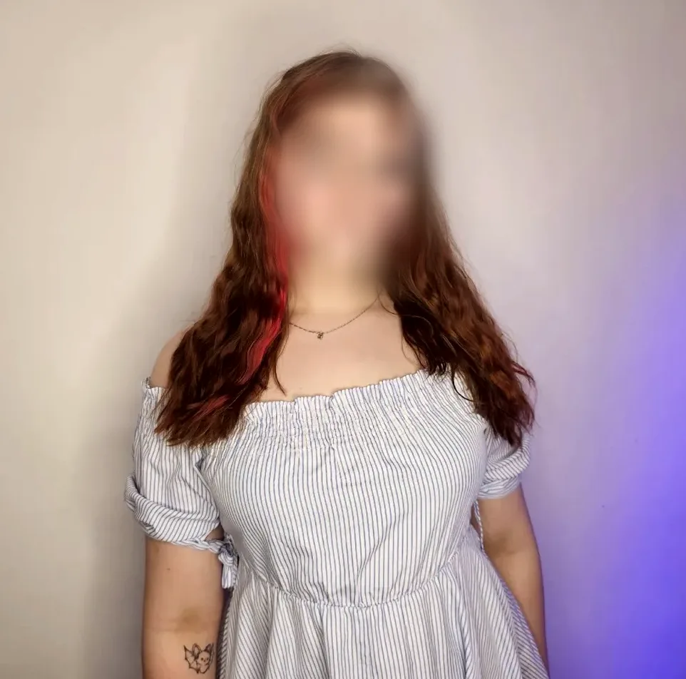 Laura, 21