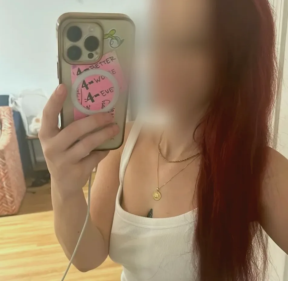Tiia, 28